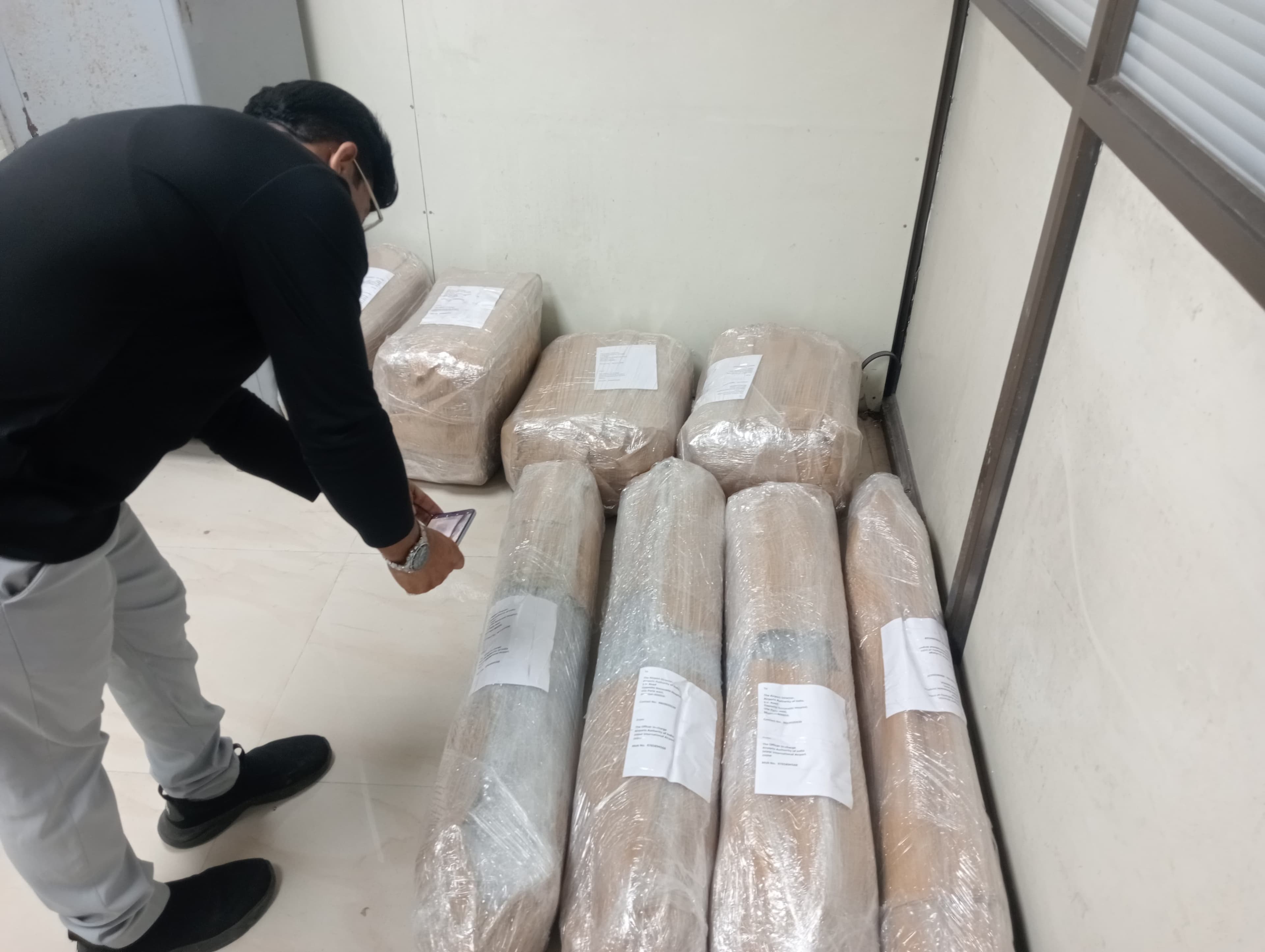 Unloading boxes at a new apartment